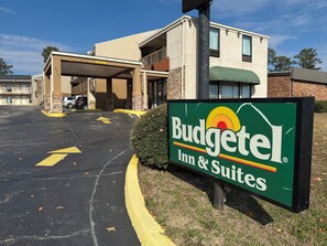 Exterior - Budgetel Inn & Suites (Augusta)