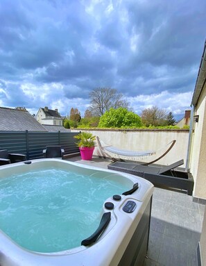 Suite terrasse avec Jacuzzi | Terrace/patio