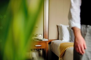 Down duvets, memory-foam beds, in-room safe, desk - The Clermont London, Charing Cross (London)