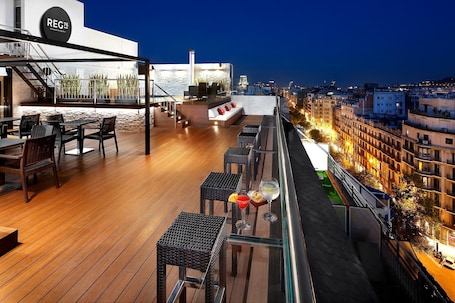 Outdoor dining. Hotel HCC Regente