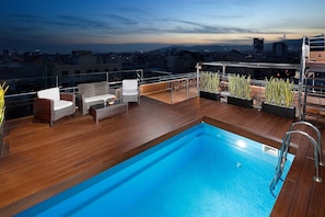 Piscina externa sazonal