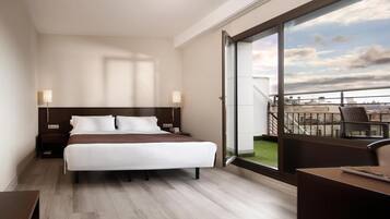 Minibar, két bảo mật tại phòng, bàn