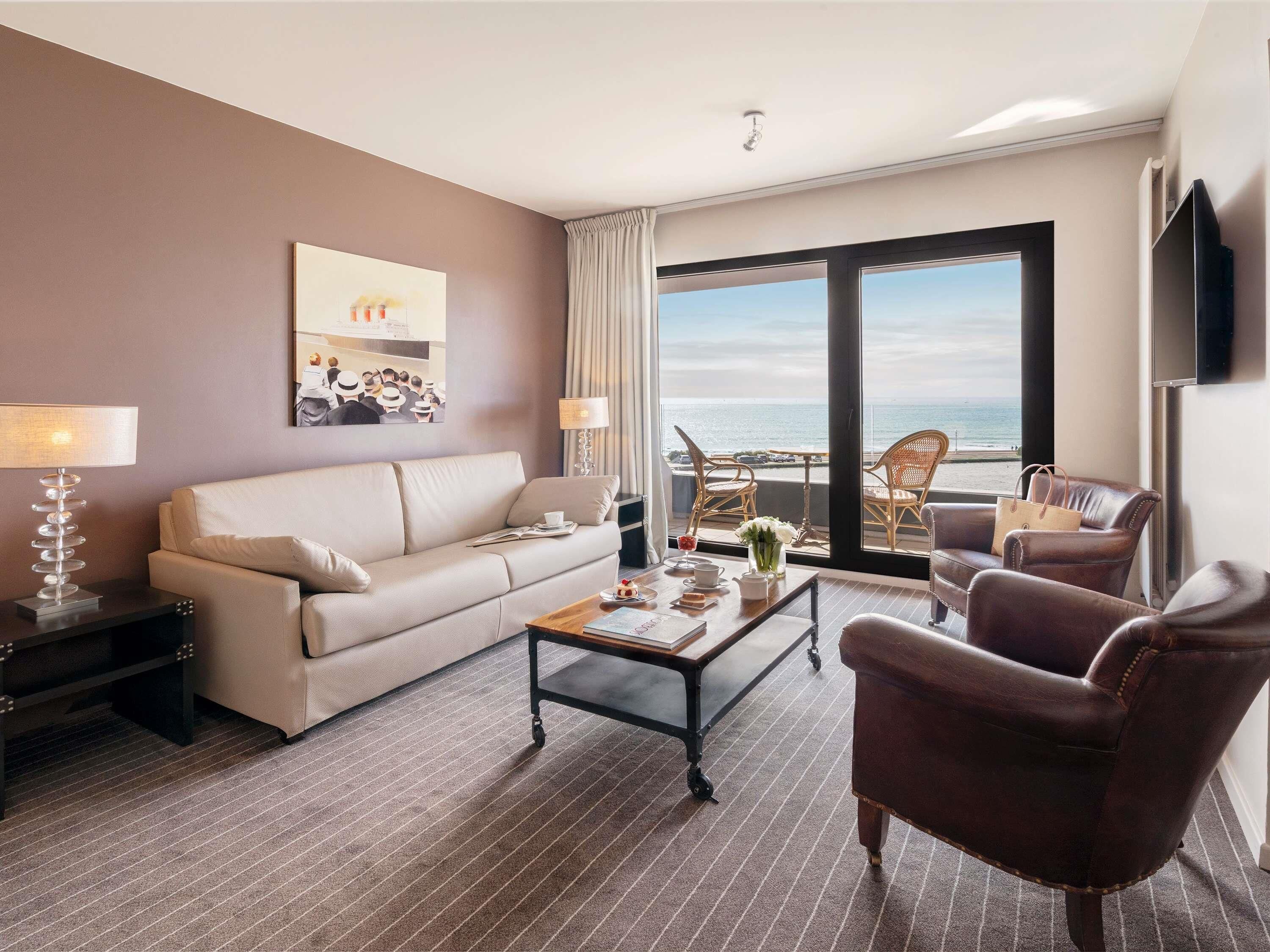 Luxe beddengoed, een minibar, een kluis op de kamer, een bureau