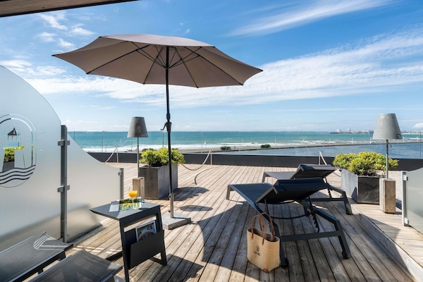 Superior Room, 1 Queen Bed with Sofa bed, Terrace, Sea View | Premium bedding, minibar, in-room safe, desk