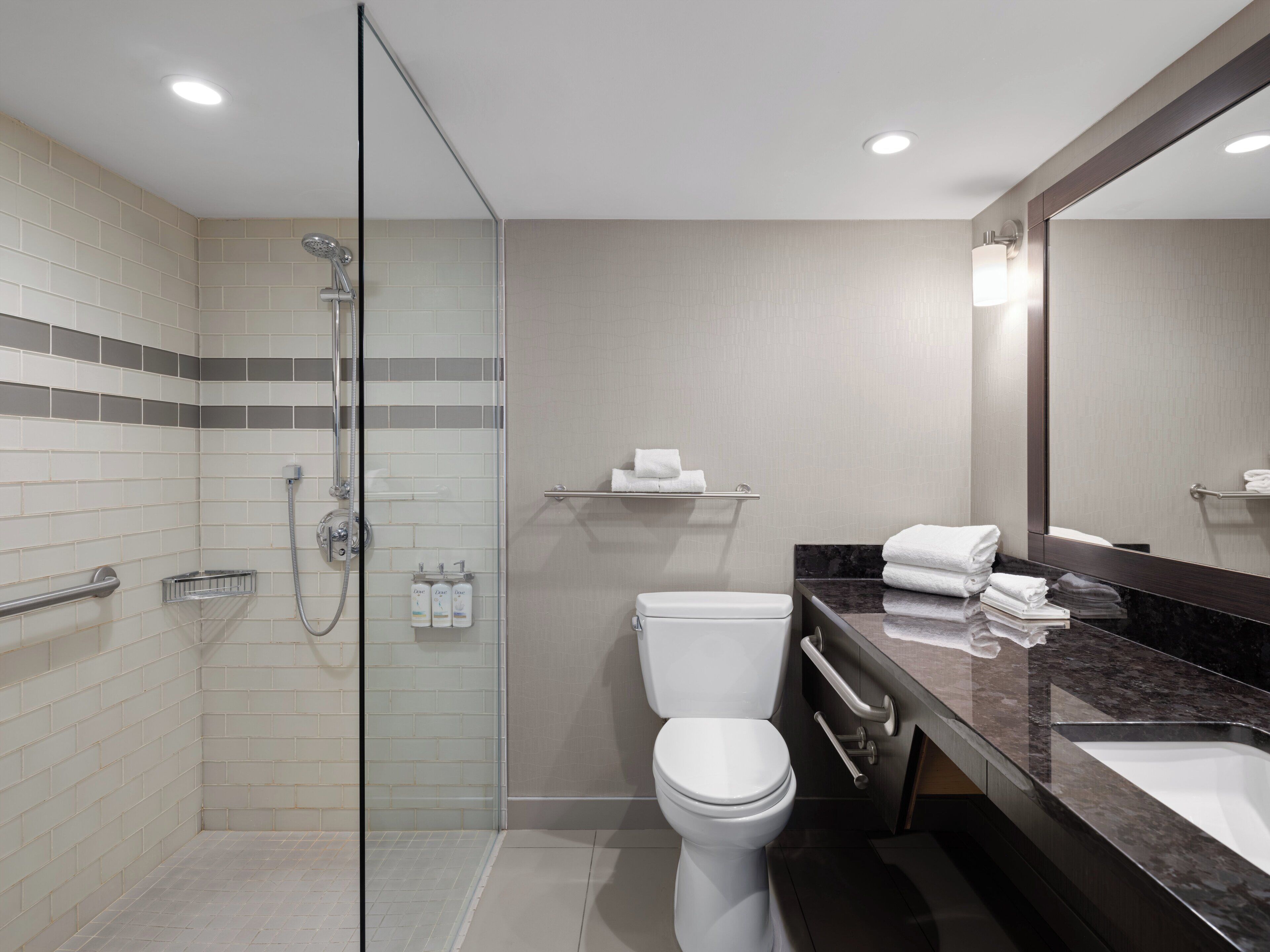 1 bedroom, pillow-top beds, desk, blackout curtains