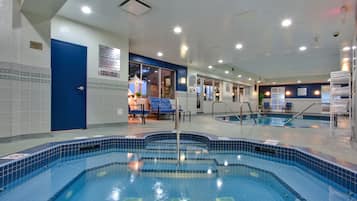 Indendørs pool