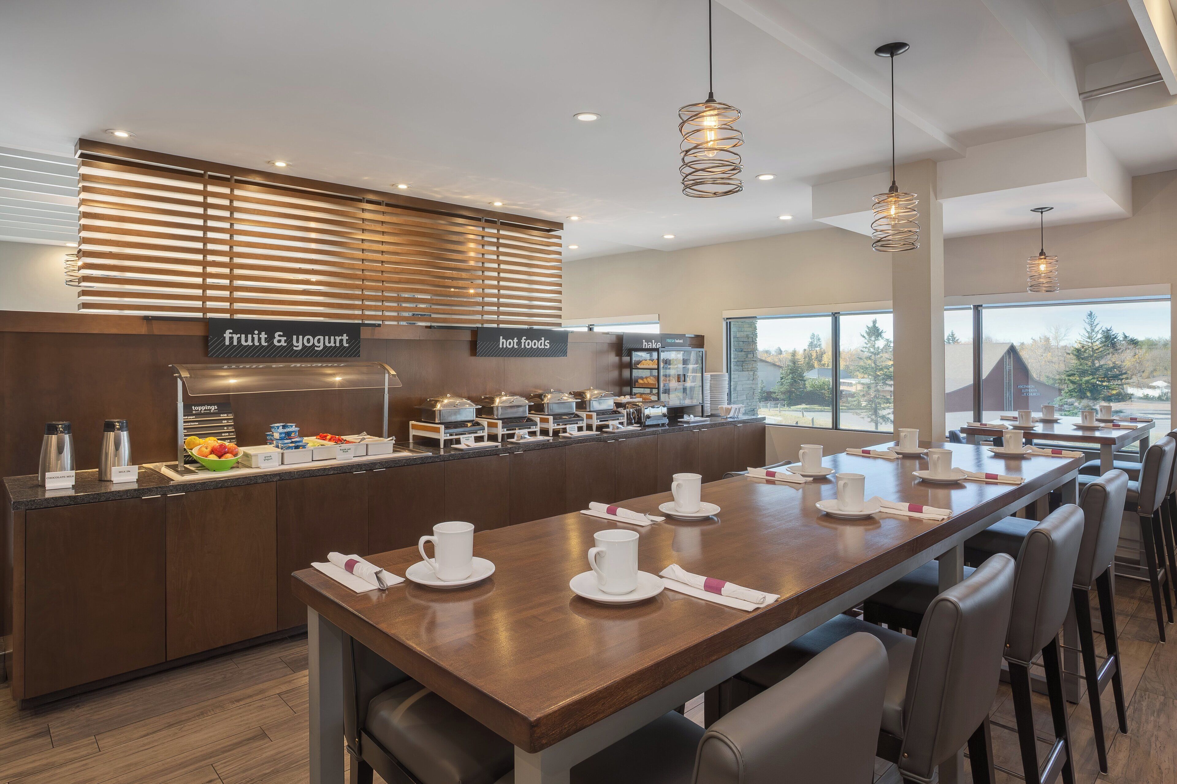 Photo - Holiday Inn Calgary Airport by IHG