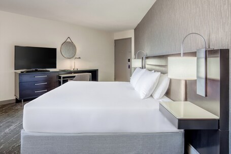 Hyatt Regency Indianapolis - Image 9