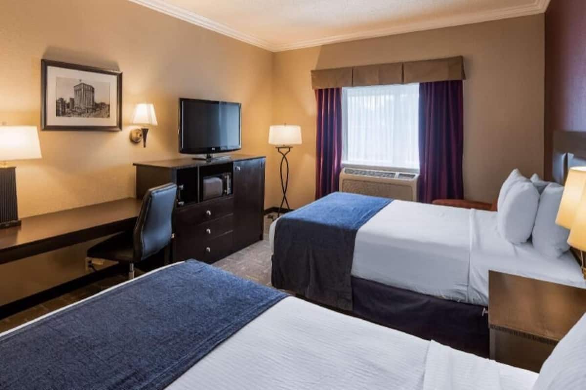 In-room safe, desk, laptop workspace, blackout drapes