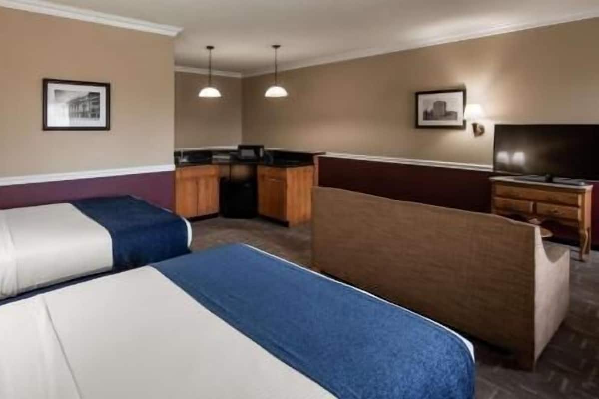 In-room safe, desk, laptop workspace, blackout drapes
