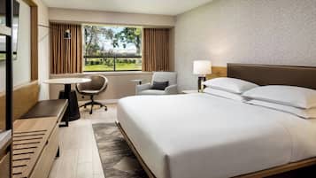Room, 1 King Bed, Non Smoking | Premium bedding, down duvets, pillow-top beds, in-room safe