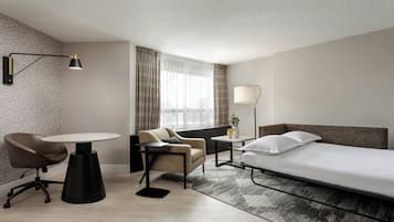 Suite junior, 1 cama King size y sofá cama | Ropa de cama de alta calidad, edredón y camas con pillow-top