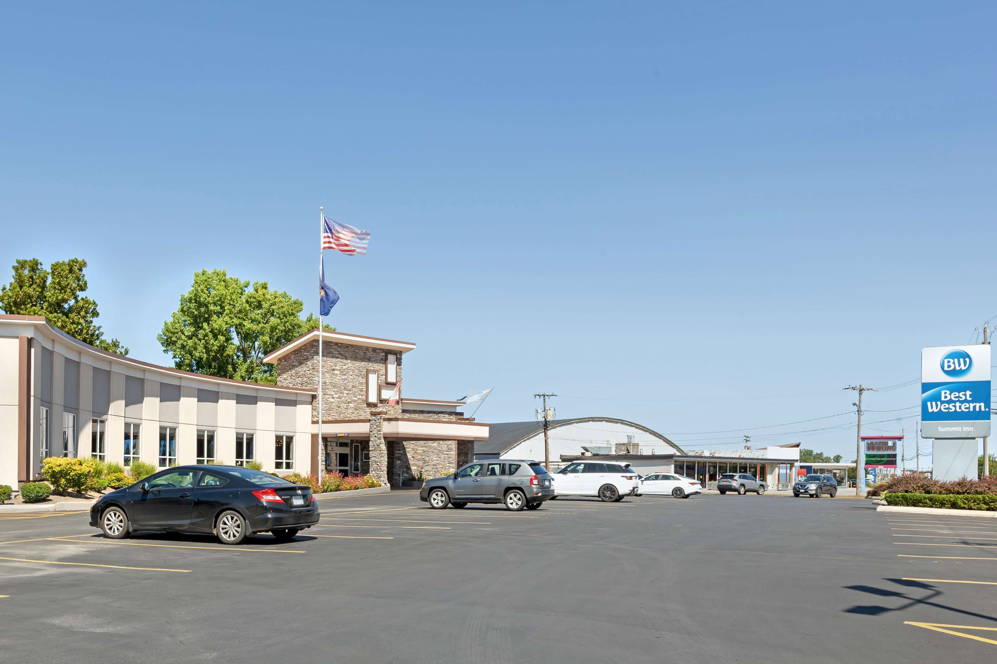 Photo - Best Western Summit Inn