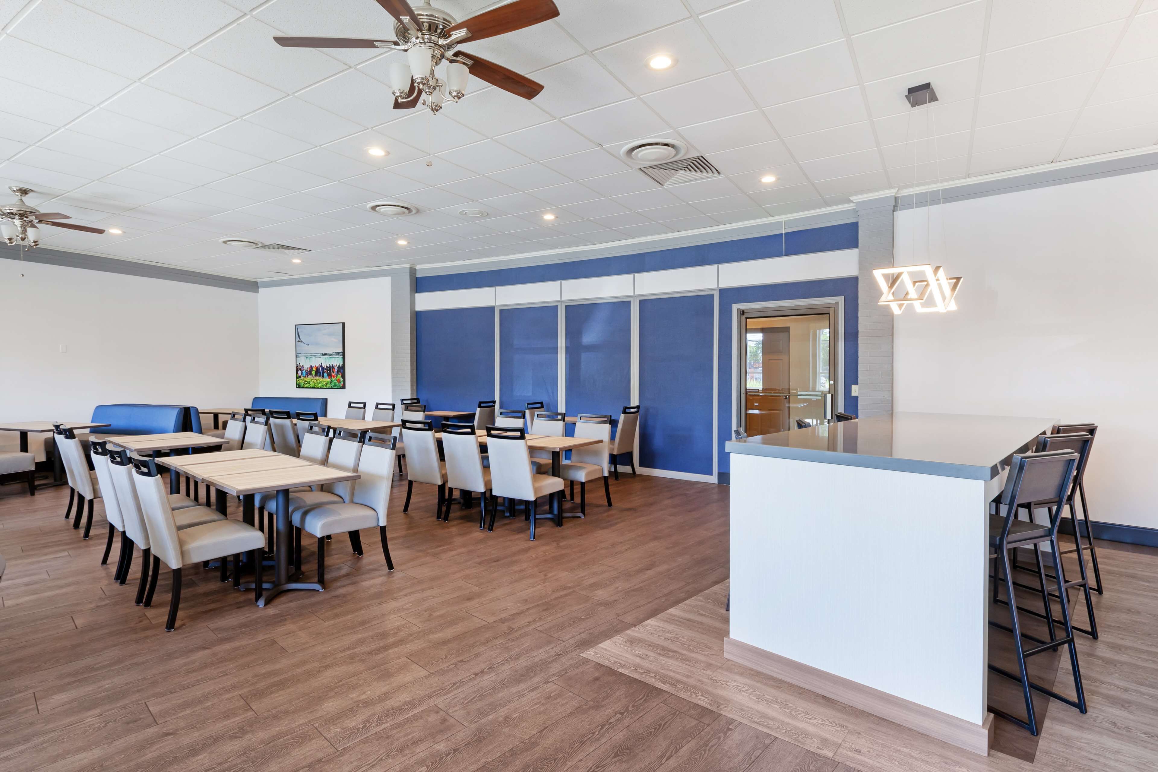 Photo - Best Western Summit Inn