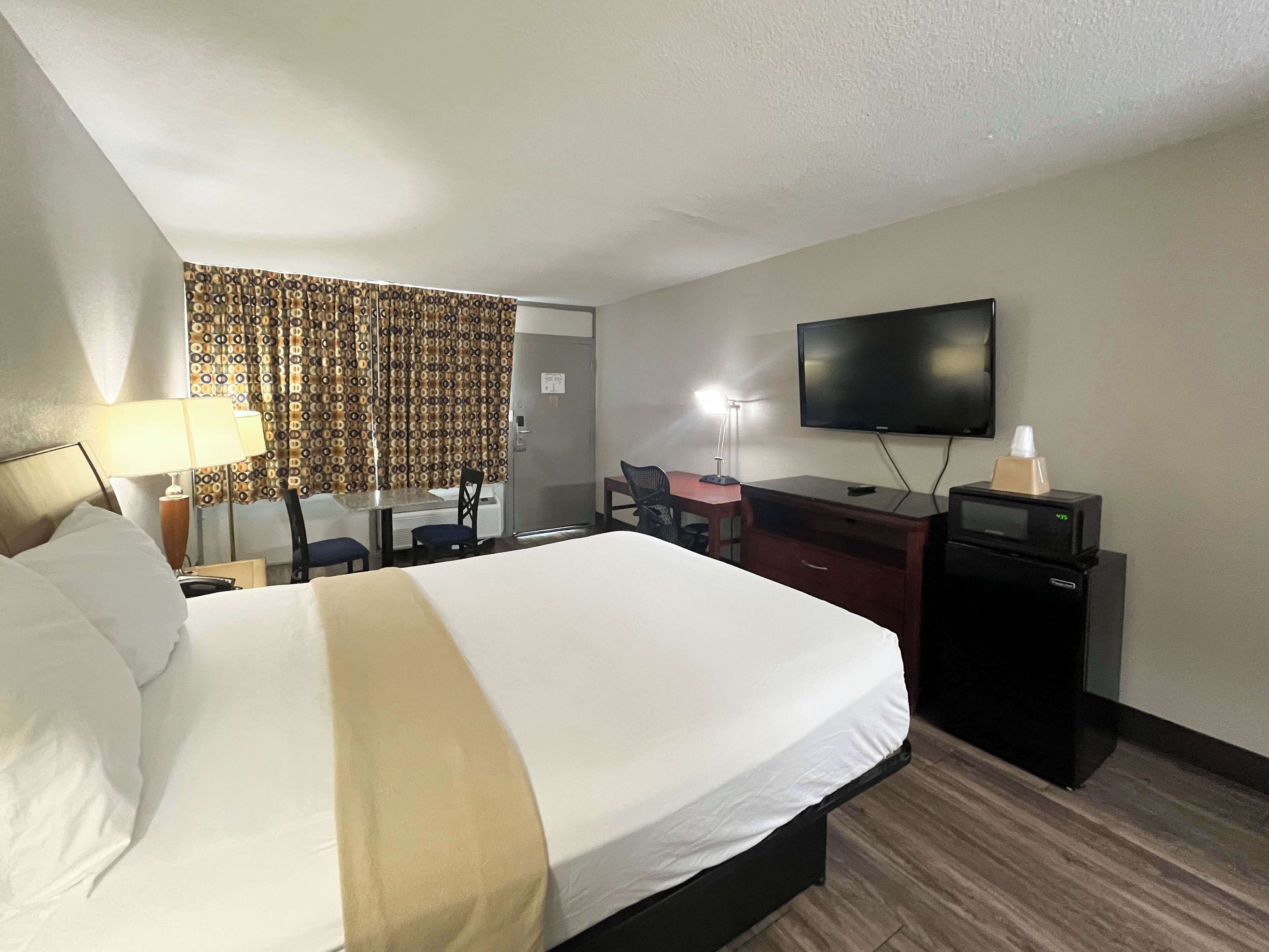 Schreibtisch, kostenloses WLAN, Bettwäsche