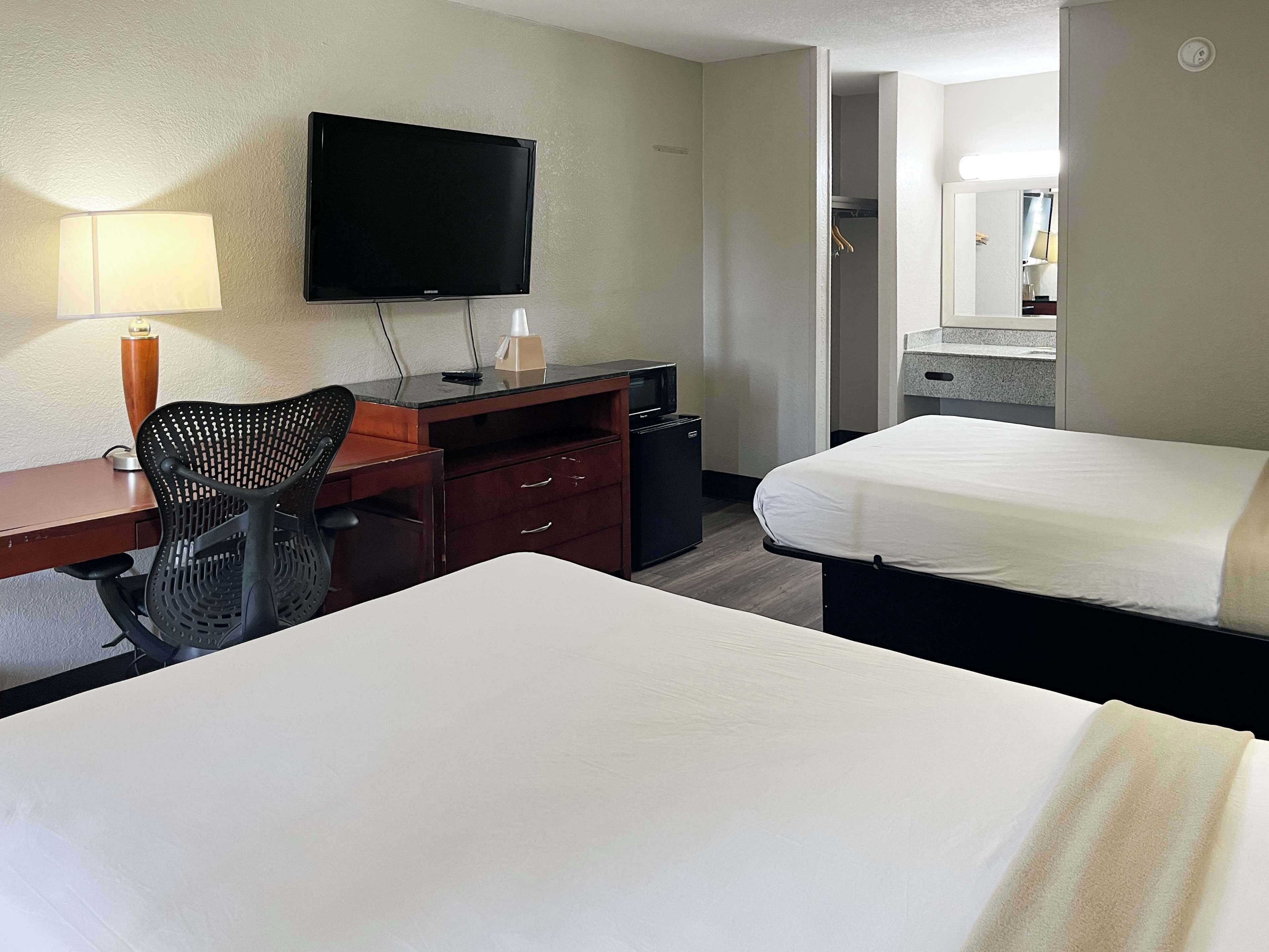 Schreibtisch, kostenloses WLAN, Bettwäsche