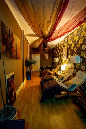 Sauna, hammam, soins corporels, massages des tissus profonds