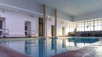 Indoor pool, pool loungers