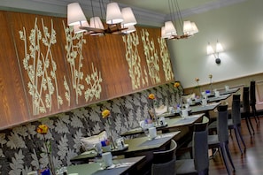 Breakfast area - Hilton Munich Park (Munich)