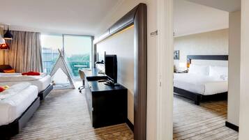 Familienzimmer, Verbindungszimmer | Allergikerbettwaren, Zimmersafe, Schreibtisch