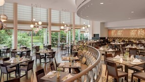 Daily buffet breakfast for a fee
