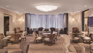 Bar (on property) - Hilton Munich Park (Munich)