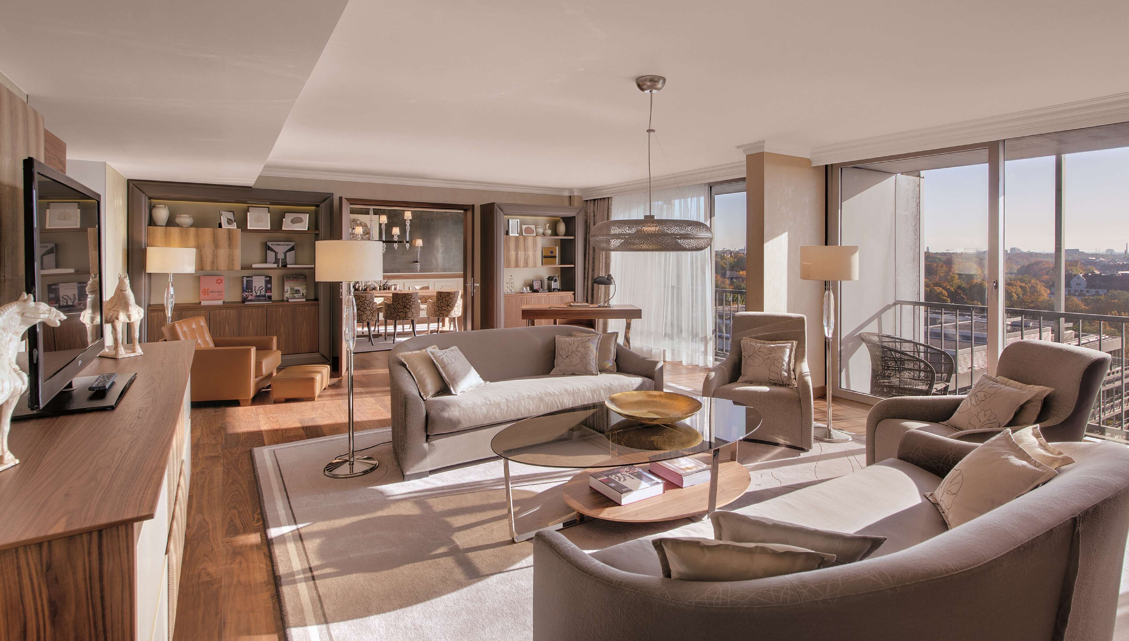 Presidential-suite - 1 kingsize-seng - ikke-ryger | Opholdsområde | 42-tommers fladskærms-tv med satellitkanaler, tv