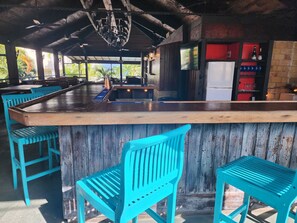 2 barer/lounger, cocktailbar, vinbar