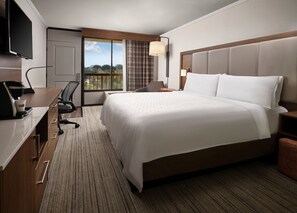 In-room safe, desk, iron/ironing board, free cots/infant beds - Holiday Inn Express at Monterey Bay by IHG (Seaside)