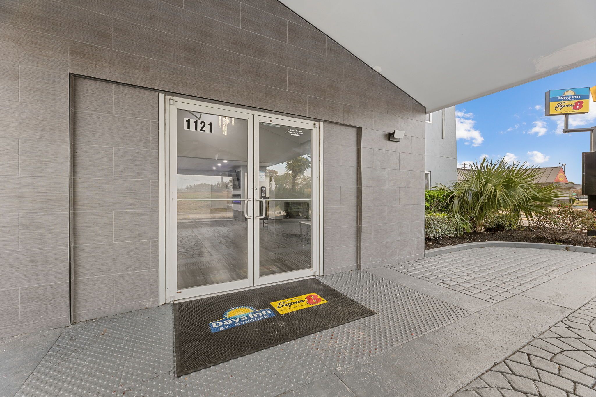 ด้านหน้าที่พัก