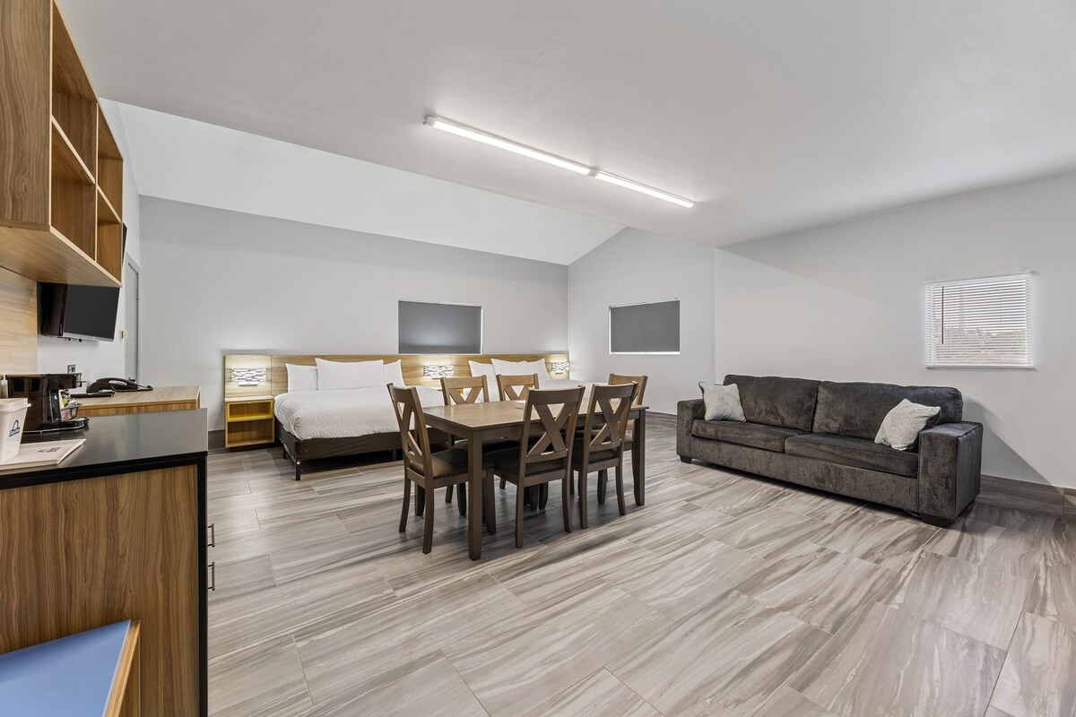 Family Suite, Multiple Beds, Non Smoking | Premium bedding, down comforters, pillowtop beds, desk