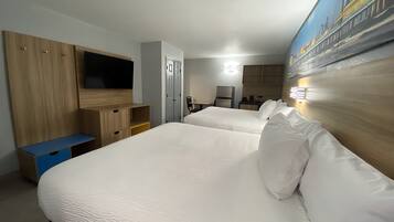 Suite, Meerdere bedden, niet-roken | Luxe beddengoed, donsdekens, pillowtop-bedden, een bureau