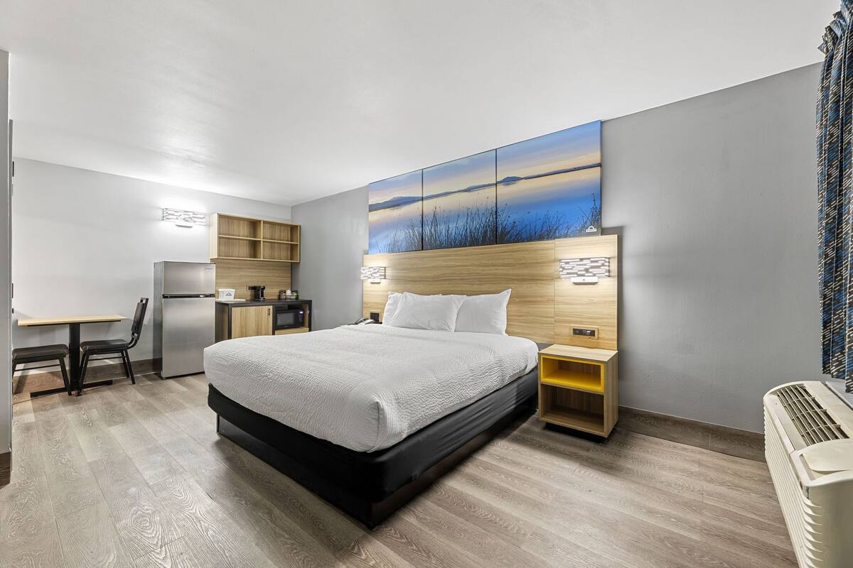 Peralatan tempat tidur premium, gebar bulu kapas, tilam berlapik, meja 