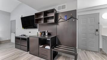 Premium bedding, down duvets, pillow-top beds, desk