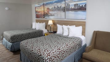 Room, 2 Katil Kelamin (Double), Smoking | Dihias secara berasingan, dilengkapkan perabot secara berasingan, meja