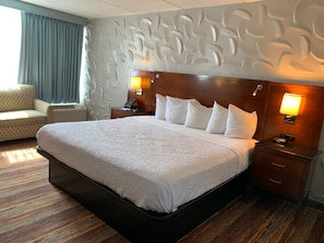 Down duvets, in-room safe, desk, laptop workspace