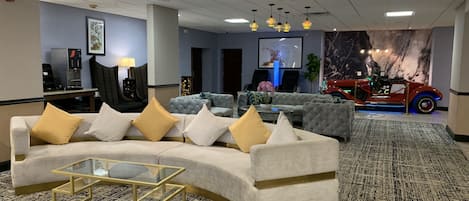 32-Zoll-LCD-Fernseher mit Kabelempfang, Fernseher, Stereoanlage