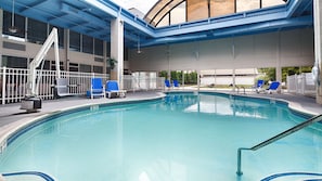 Indoor pool, sun loungers