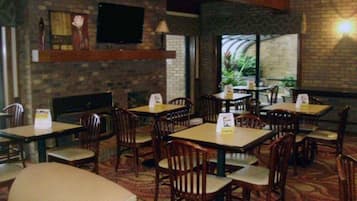 Ilmainen päivittäinen buffetaamiainen