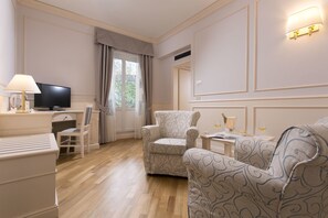 Suite (with Sea view) | Living area
