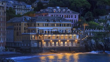 Façade de l’hébergement - soirée/nuit