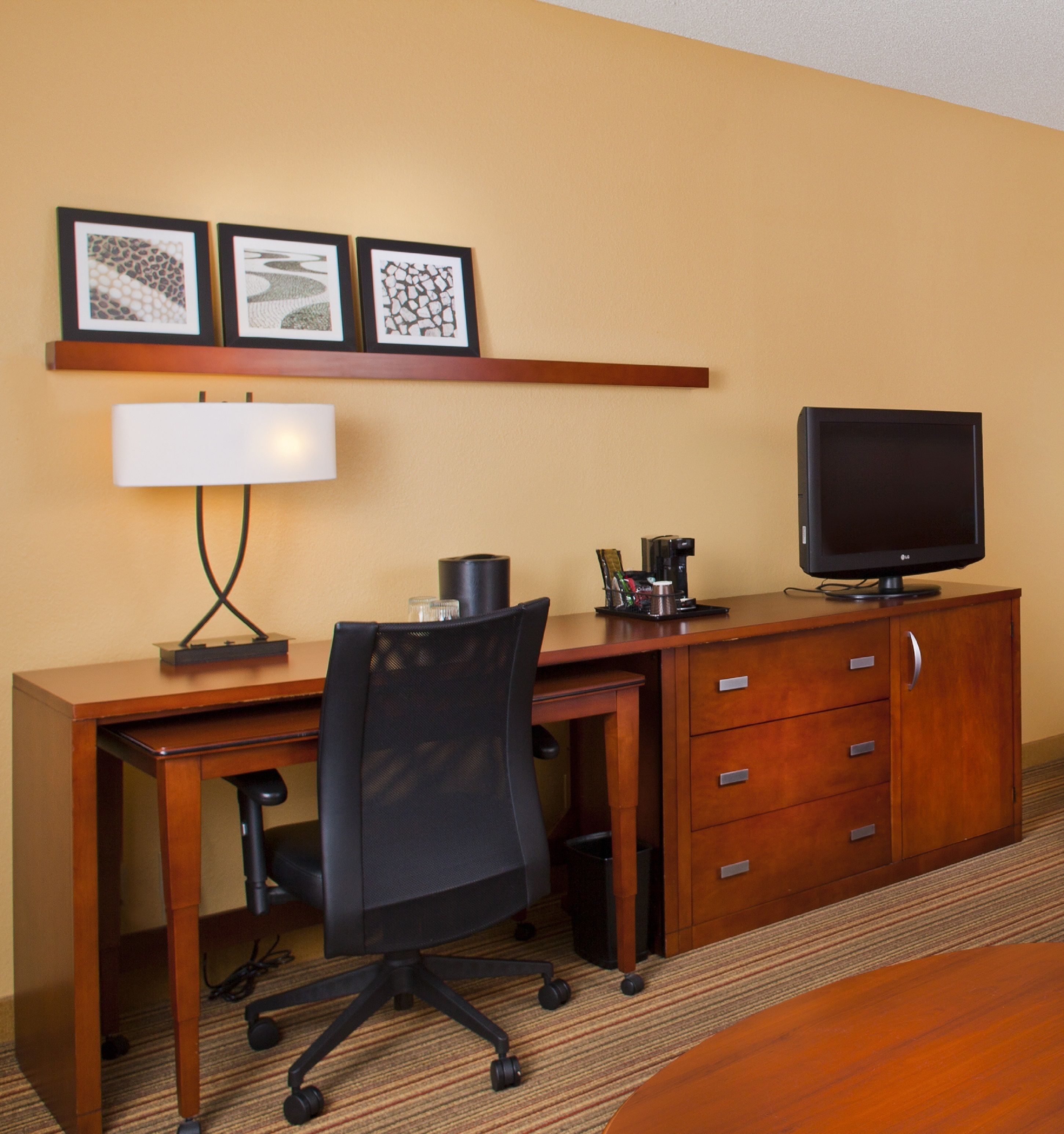 Photo - Courtyard by Marriott Orlando Airport