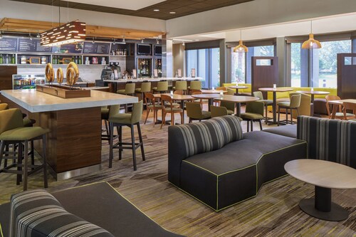 Courtyard by Marriott Orlando Airport