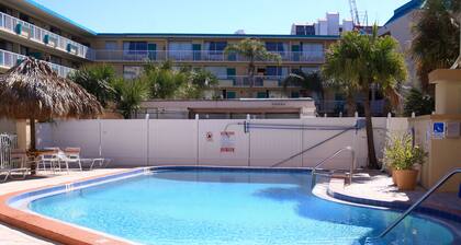 Seaside Inn & Suites