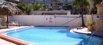 Seaside Inn & Suites