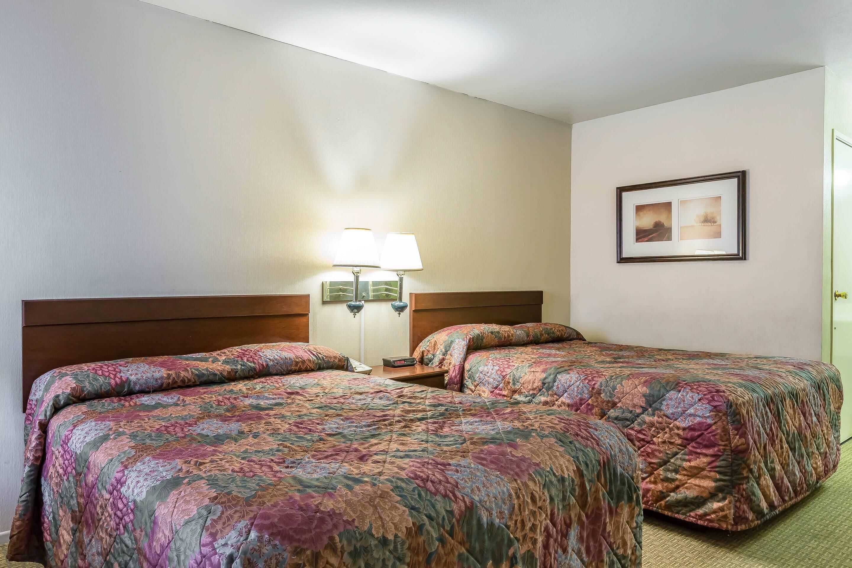 أسرّة قابلة للطي وواي فاي مجانًا وملاءات أسرّة