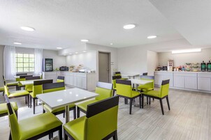 Desayuno buffet incluido todos los días 