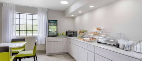 Colazione a buffet inclusa, servita tutte le mattine