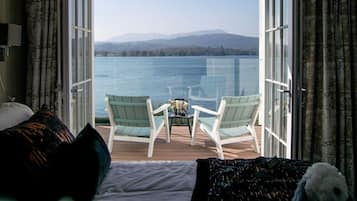 Hazel Lake View with Balcony | Premium bedding, individually decorated, individually furnished, desk