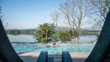 Piscina all'aperto